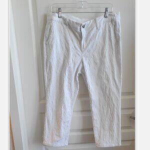 Simply Vera Wang Textured Denim White Capris 16